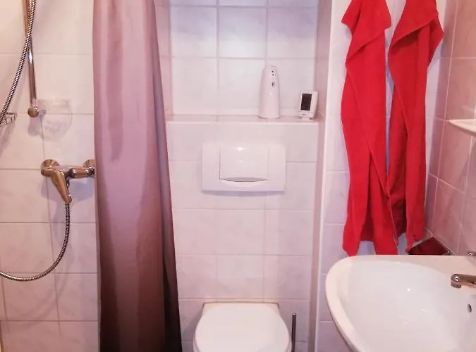 Und Marktcafe 87 Apartmán *