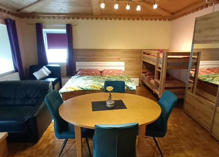 Und Marktcafe 87 Apartmán *